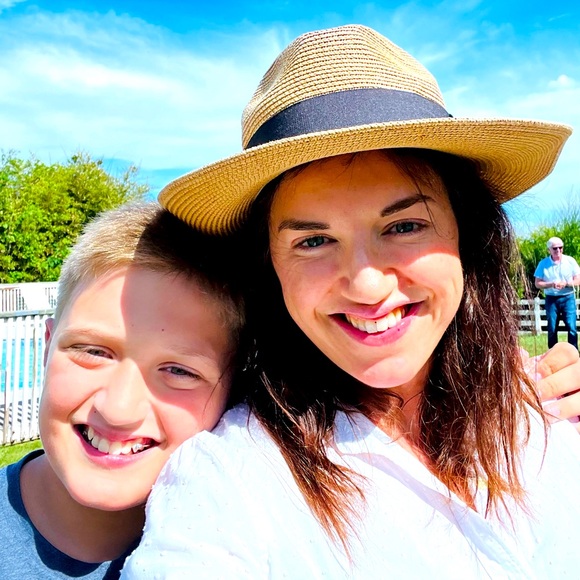 Meet your Posher, Christine - Picture 1 of 1